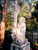 Скульптурная композиция надгробия