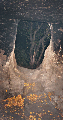 Бакла, искуственная пещера